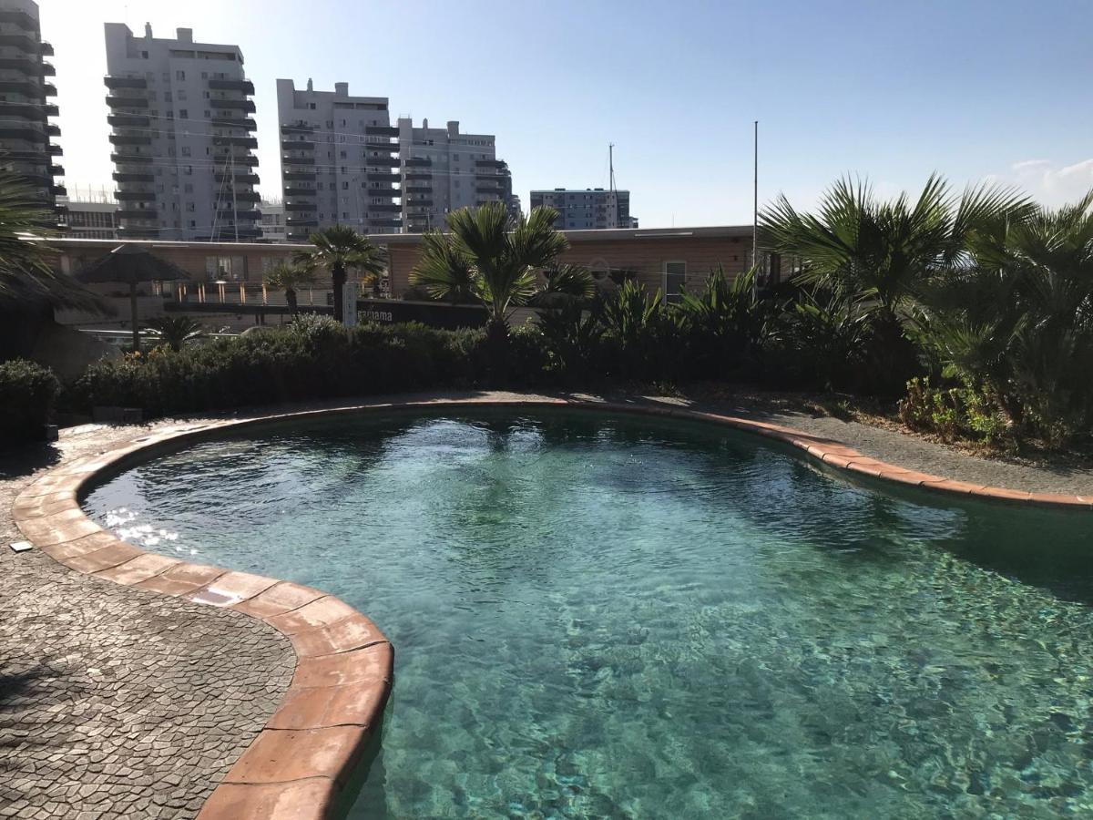 Family Apartment With Swimming Pools 3 Bedroom 2 Bathroom Rock Facing Gibraltar Exterior photo