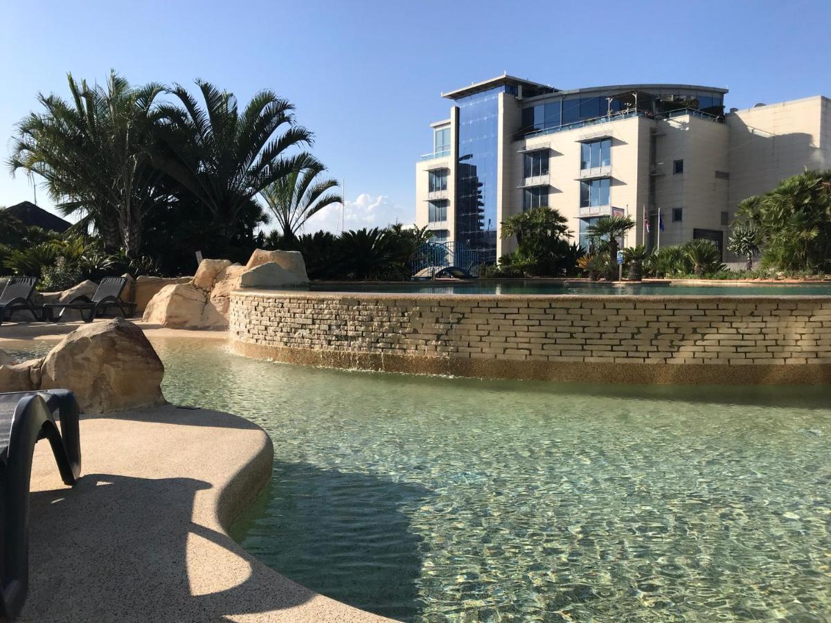 Family Apartment With Swimming Pools 3 Bedroom 2 Bathroom Rock Facing Gibraltar Exterior photo