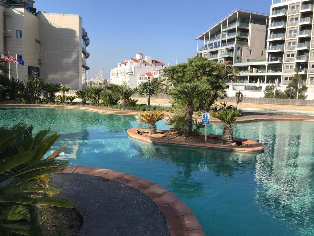 Family Apartment With Swimming Pools 3 Bedroom 2 Bathroom Rock Facing Gibraltar Exterior photo