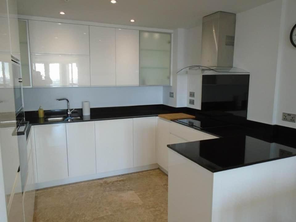 Family Apartment With Swimming Pools 3 Bedroom 2 Bathroom Rock Facing Gibraltar Exterior photo